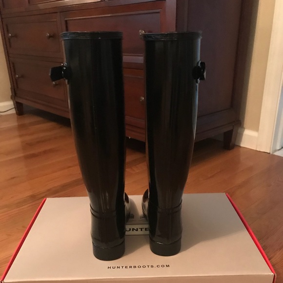 Hunter refined gloss boots- US size 6 - Picture 3 of 5